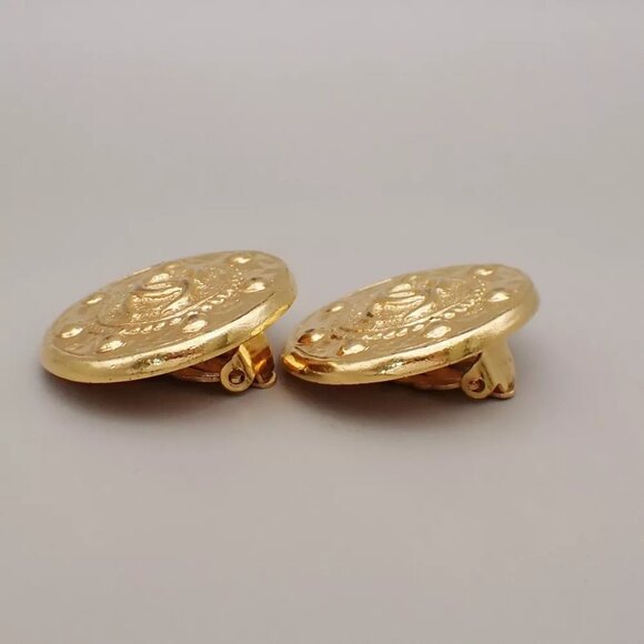 CHANEL CC Round Button Earrings 95P Clip-On Gold-Plated France Vintage 87RK786 - Picture 3 of 8